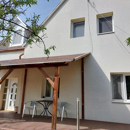Apartamento Bridgehaus Balatonfüred Exterior foto