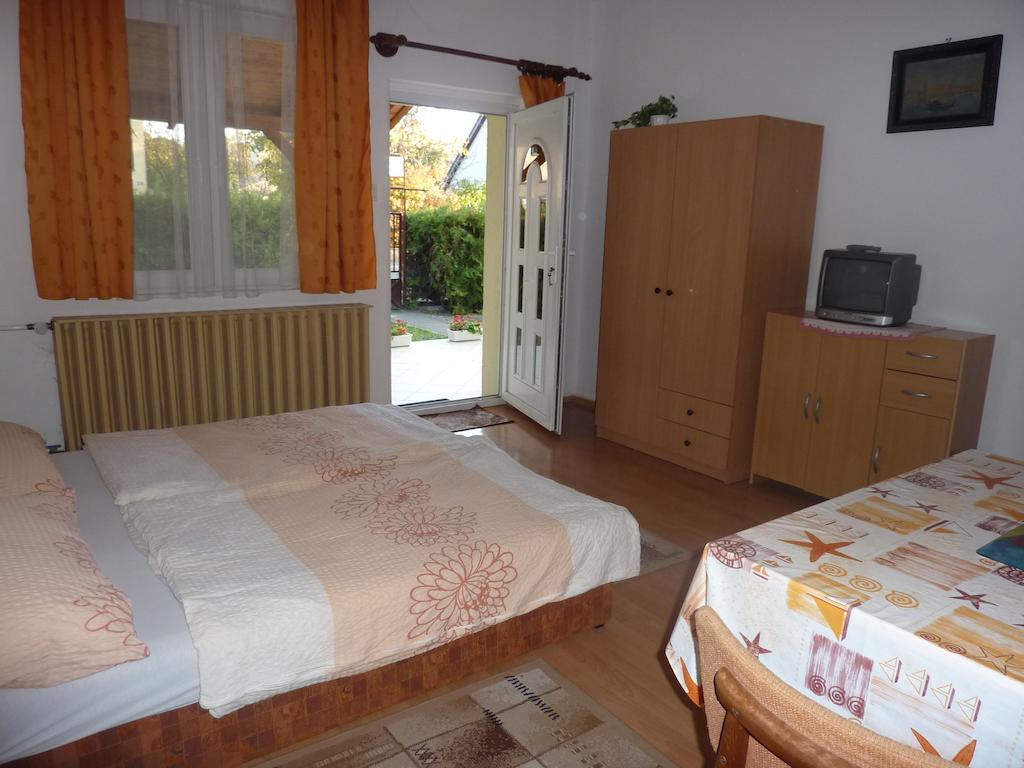 Apartamento Bridgehaus Balatonfüred Habitación foto